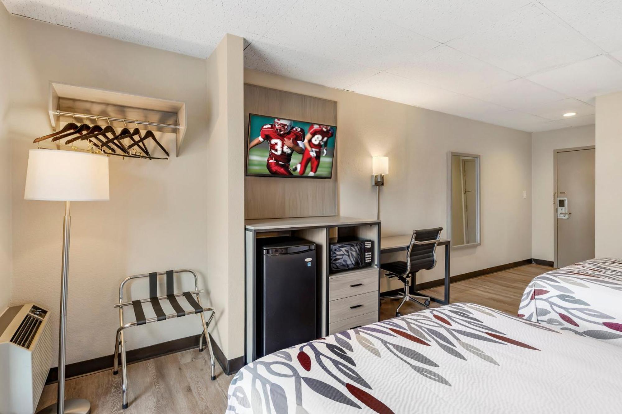 Red Roof Inn Страудсбърг Екстериор снимка