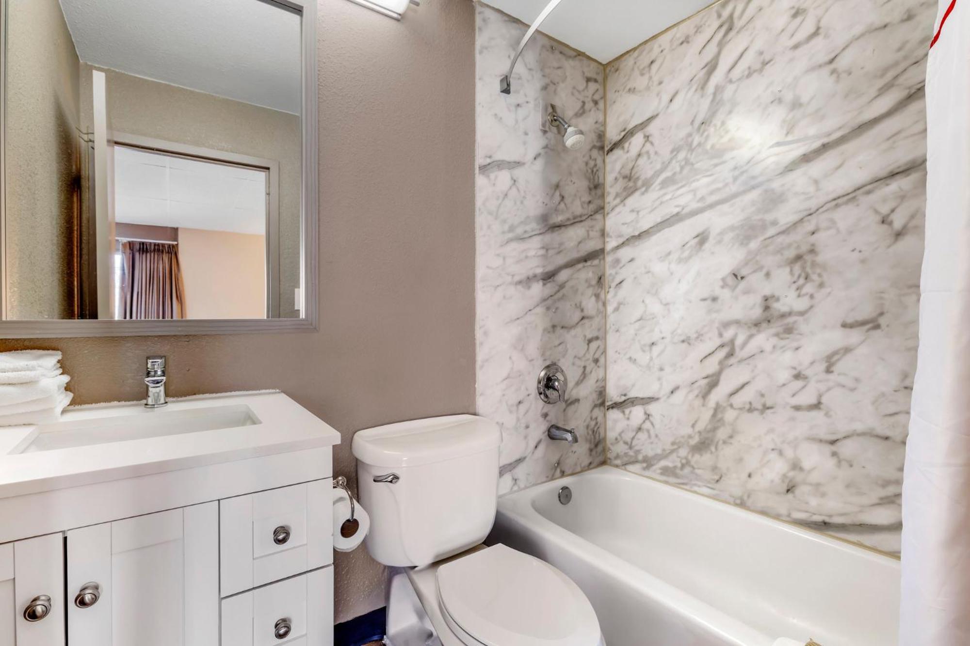 Red Roof Inn Страудсбърг Екстериор снимка