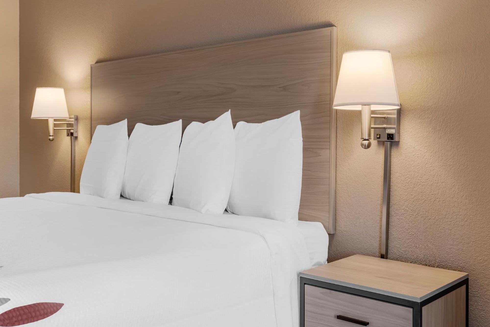 Red Roof Inn Страудсбърг Екстериор снимка
