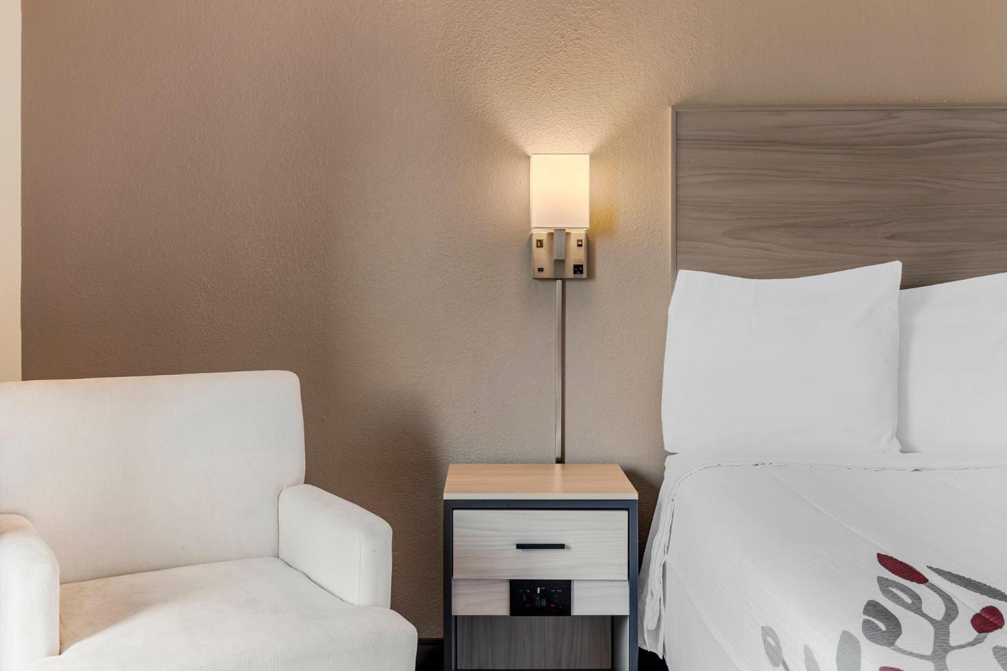 Red Roof Inn Страудсбърг Екстериор снимка